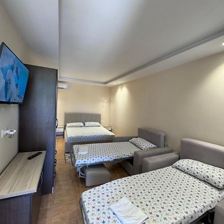 Vila Cano Hotel Durrës Buitenkant foto