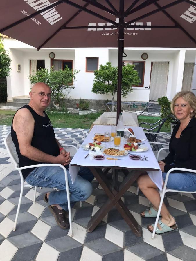 Vila Cano Hotel Durrës Buitenkant foto